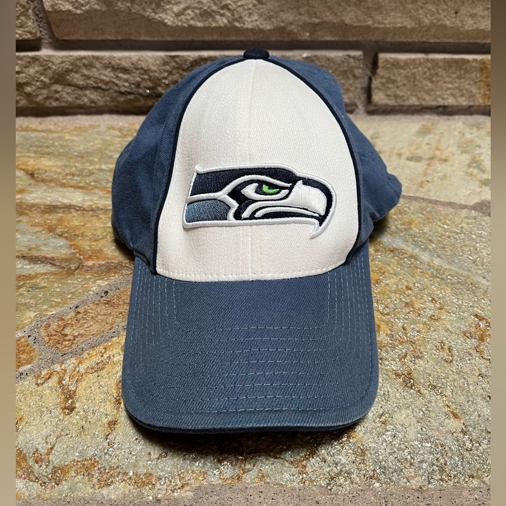 NFL Seatttle Seahawks Vintage Ballcap Hat Blue White